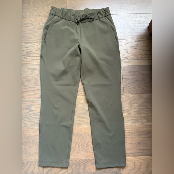Lululemon On The Fly Pant 28"
Dark Olive - Picture 9 of 12